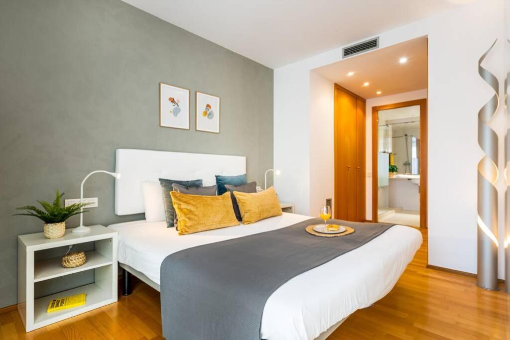 Lodging Apartments Monumumental Free Parking Barcelona Exterior foto